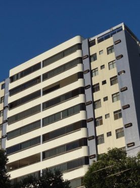 Ed. Afonso Bretas antes da reforma de fachada – Governador Valadares